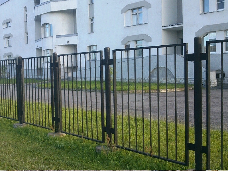 Забор сварной секционный в Москве