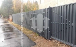 Забор из металлического штакетника оцинкованный 80 метров