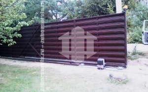 Забор из металлического штакетника горизонтальный 85 метров