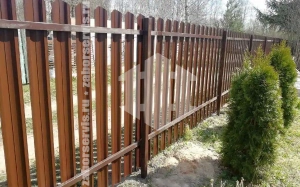 Забор из металлического штакетника 32 метра