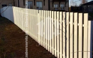 Забор из деревянного штакетника 85 метров