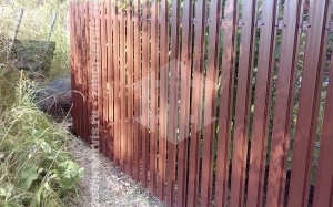 Забор из металлического штакетника 70 метров