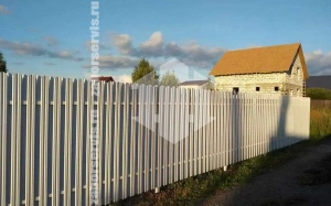Забор из металлического штакетника оцинкованный 75 метров