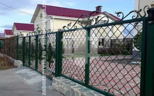 Кованый забор с распашными воротами 70 метров
