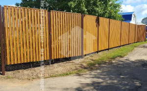 Забор из металлического штакетника под дерево 42 метра