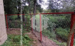 Забор из сетки рабицы на профильном каркасе 42 метра