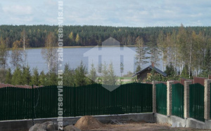 Забор из евроштакетника с кирпичными столбами 187 метров