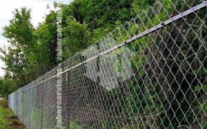 Забор из сетки рабицы на профильном каркасе 95 метров