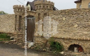 Каменный забор для частного дома 35 метров