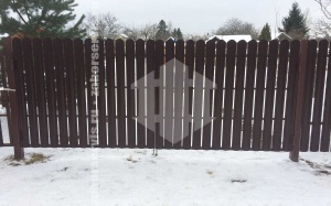 Забор из металлического штакетника с воротами 53 метра