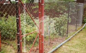 Забор из сетки рабицы в натяг 80 метров