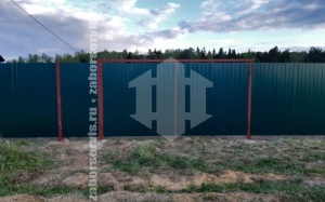 Забор из профлиста для частного участка 73 метра цвет зеленый