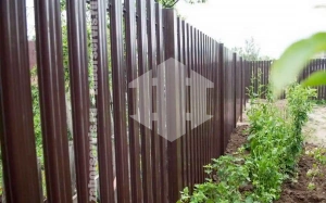 Забор из металлического штакетника 98 метров
