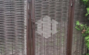Плетеный забор для дачи 70 метров